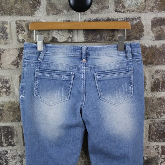 ⭐️Yth Denim 3 for$20⭐️Almost Famous Too Light Blue Denim Cute Patches Girls 12 - Picture 7 of 11